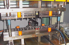 連續(xù)模沖壓制品沖壓形式設(shè)計(jì)