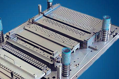 級進模的常用裝置有哪些？